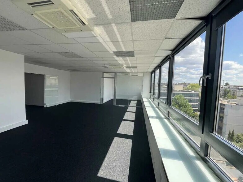 Bureau dans Neuilly-sur-Seine à louer - Photo de l’immeuble – Image 3 sur 6