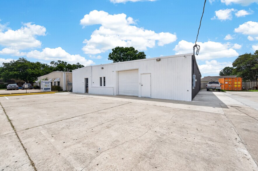 11419 Hall Rd, Houston, TX à vendre - Photo de l’immeuble – Image 2 sur 20