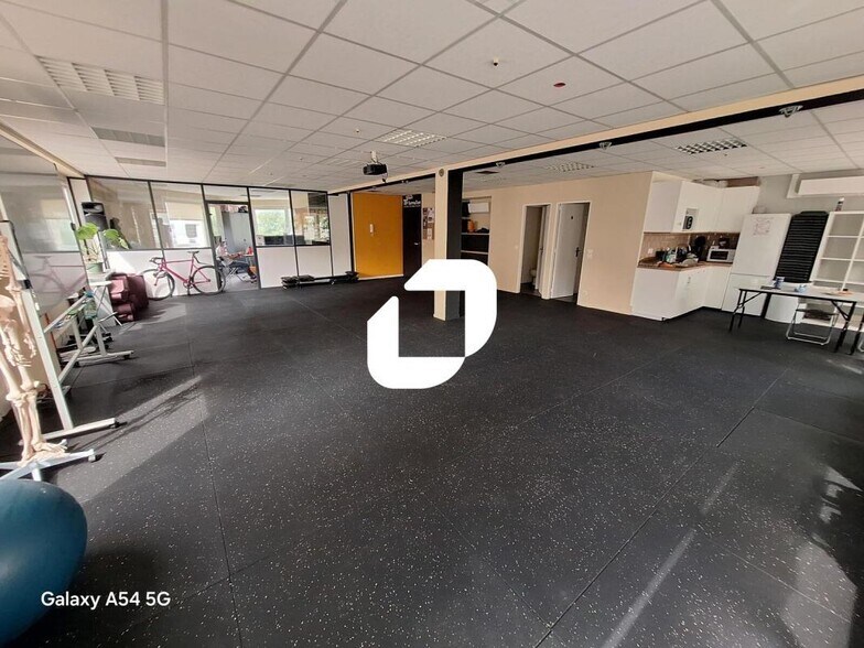 Bureau dans Boulogne-Billancourt à louer - Photo de l’immeuble – Image 3 sur 6