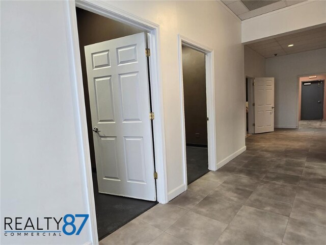 600 Blairs Ferry Rd NE, Cedar Rapids, IA à louer - Photo intérieure – Image 3 sur 8