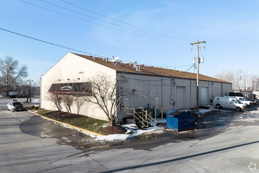 13586-13590 NW Industrial Dr, Bridgeton, MO à louer - Photo de l’immeuble – Image 2 sur 4