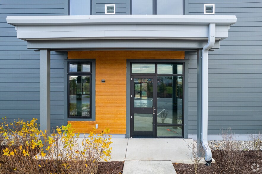 4250 Independence Dr, Schnecksville, PA à louer - Photo de l’immeuble – Image 3 sur 5