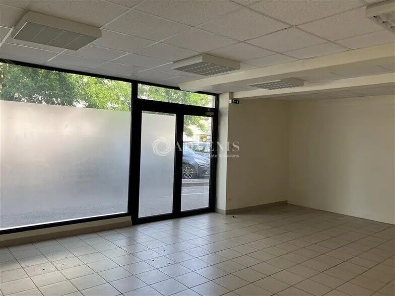 Bureau dans Vierzon à louer - Photo de l’immeuble – Image 1 sur 5