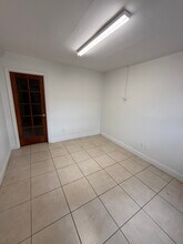 4834-4890 SW 75th Ave, Miami, FL à louer Photo intérieure– Image 2 sur 10