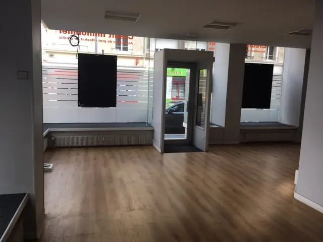 Local commercial dans Rouen à louer - Photo de l’immeuble – Image 2 sur 3