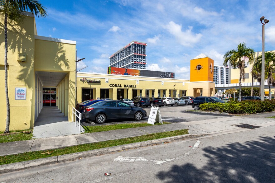 2750 SW 26th Ave, Miami, FL à louer - Photo de l’immeuble – Image 2 sur 8