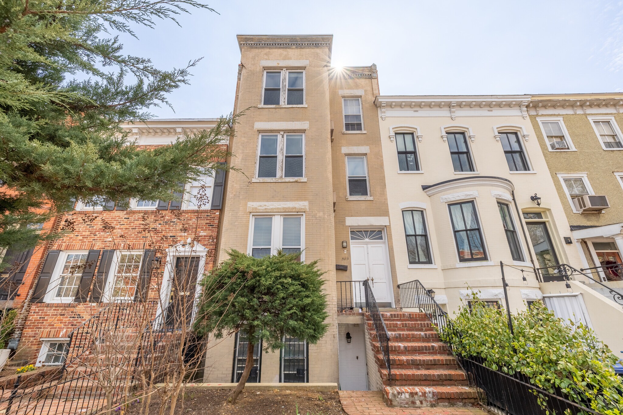 323 Maryland Ave NE, Washington, DC à vendre Photo principale– Image 1 sur 15