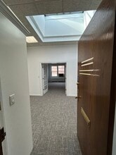 45 E Putnam Ave, Greenwich, CT à louer Photo intérieure– Image 1 sur 7