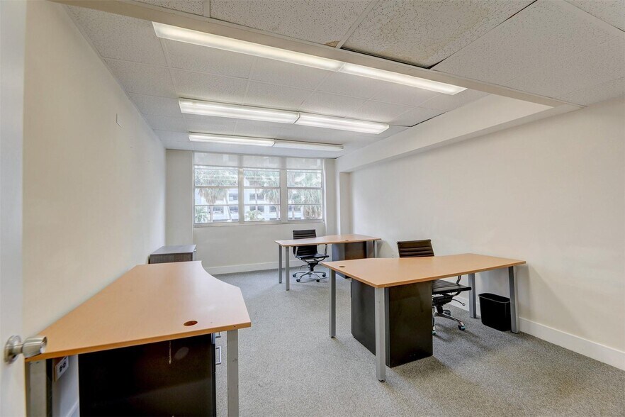 825 Brickell Bay Dr, Miami, FL à louer - Photo intérieure – Image 3 sur 29