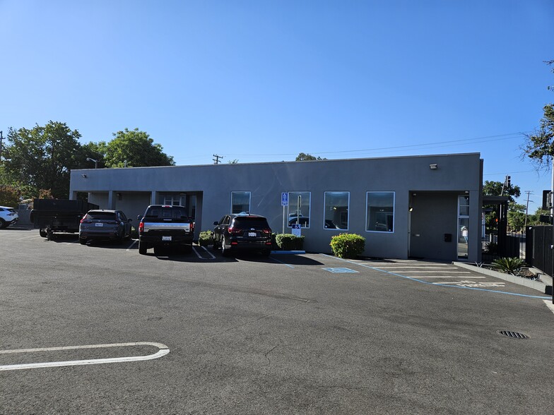 450 Burney St, Modesto, CA à vendre - Photo de l’immeuble – Image 3 sur 35