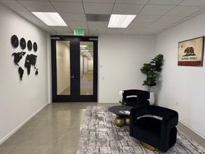 300 Spectrum Center Dr, Irvine, CA à louer Photo intérieure– Image 1 sur 12