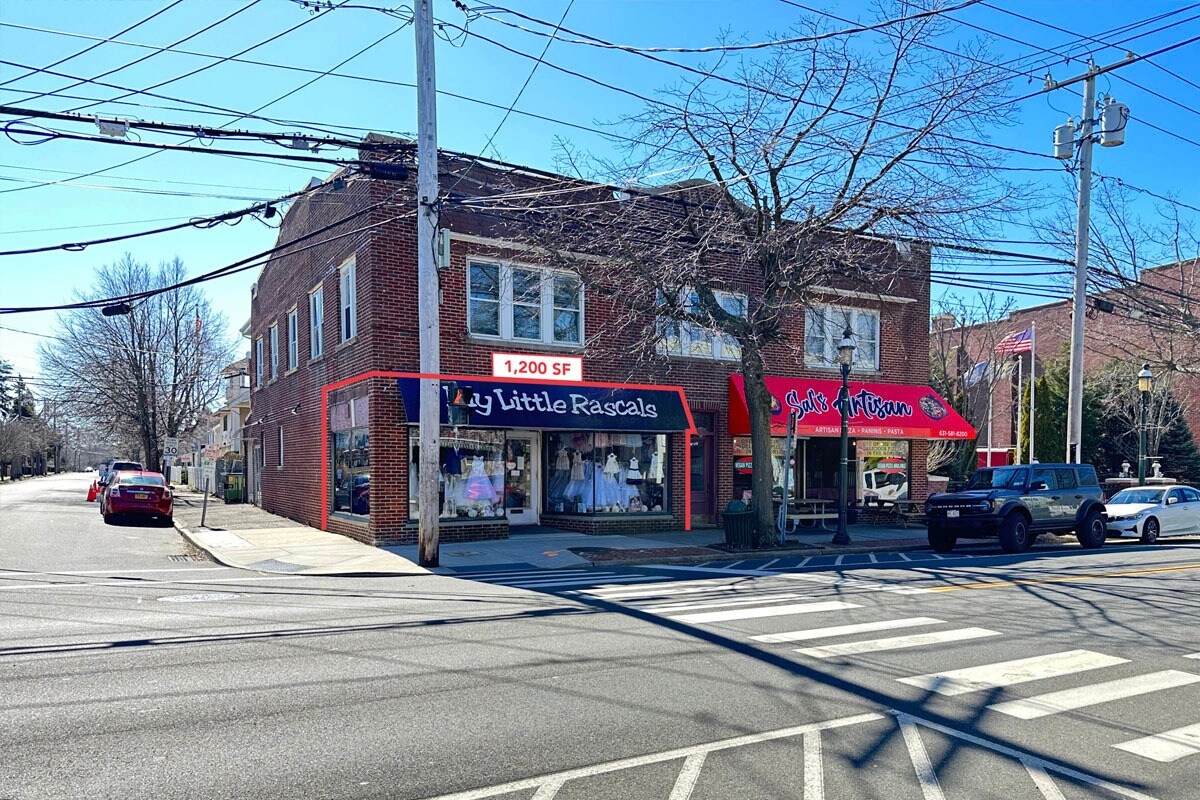 454 Main St, Islip, NY à louer Photo de l’immeuble– Image 1 sur 4