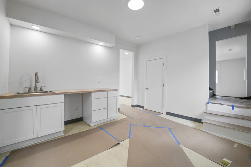 1042 Woodlawn Ave, Indianapolis, IN à louer - Photo de l’immeuble – Image 3 sur 8