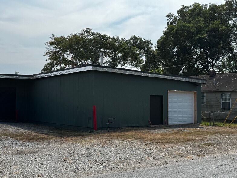 400-404 Dixie Ln, North Little Rock, AR à vendre - Photo de l’immeuble – Image 3 sur 17