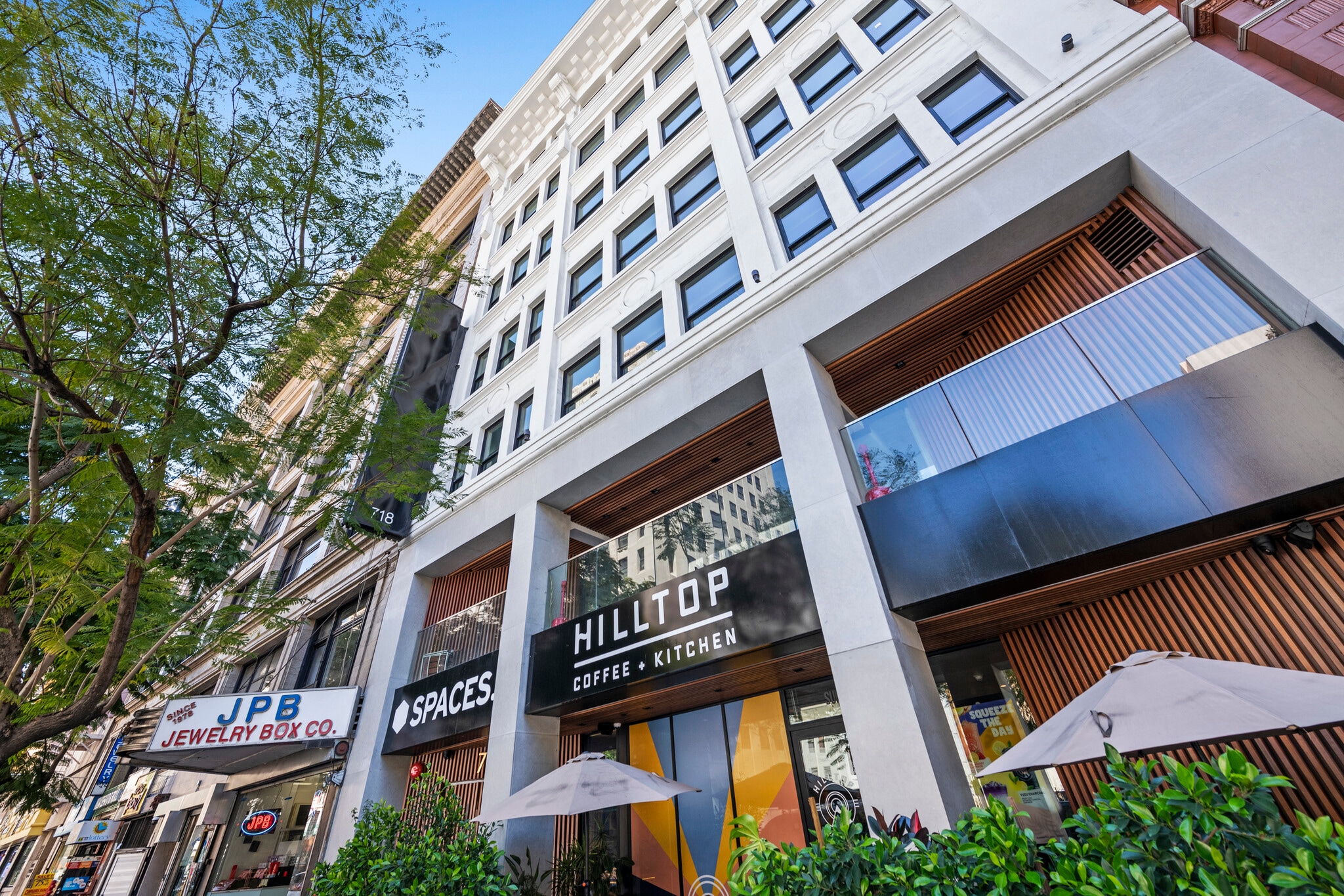 718 S Hill St, Los Angeles, CA à louer Photo principale– Image 1 sur 6