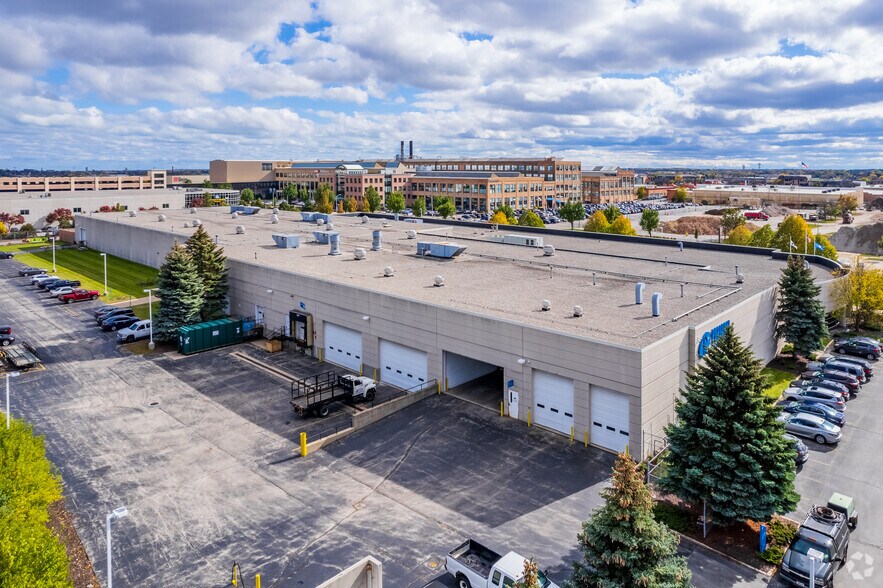 922 S 70th St, West Allis, WI à vendre - Photo de l’immeuble – Image 2 sur 6
