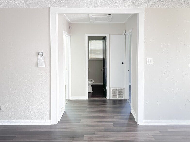 1419 S Main St, Weatherford, TX à louer - Photo de l’immeuble – Image 3 sur 15