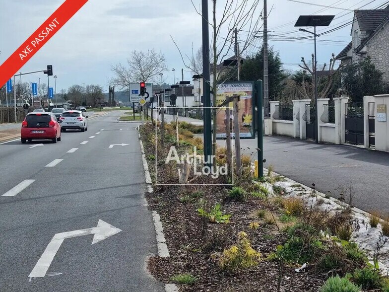 Local commercial dans Saint-Pierre-lès-Nemours à louer - Photo de l’immeuble – Image 3 sur 5