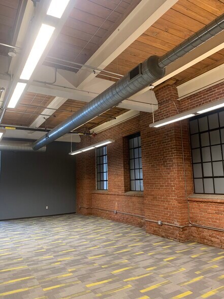 380 W 22nd St, Kansas City, MO à louer - Photo de l’immeuble – Image 3 sur 20
