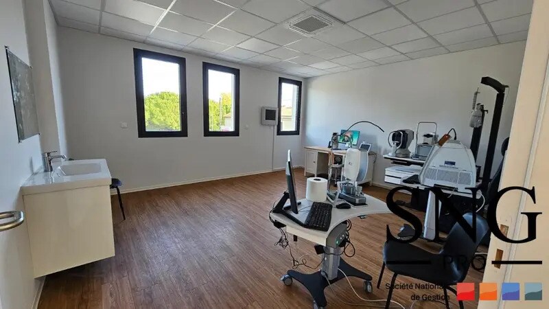 418 Avenue Georges Guynemer, Salon-de-Provence à louer - Photo de l’immeuble – Image 2 sur 13