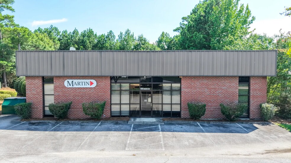 141 Dutchman Blvd, Irmo, SC à louer - Photo de l’immeuble – Image 2 sur 6