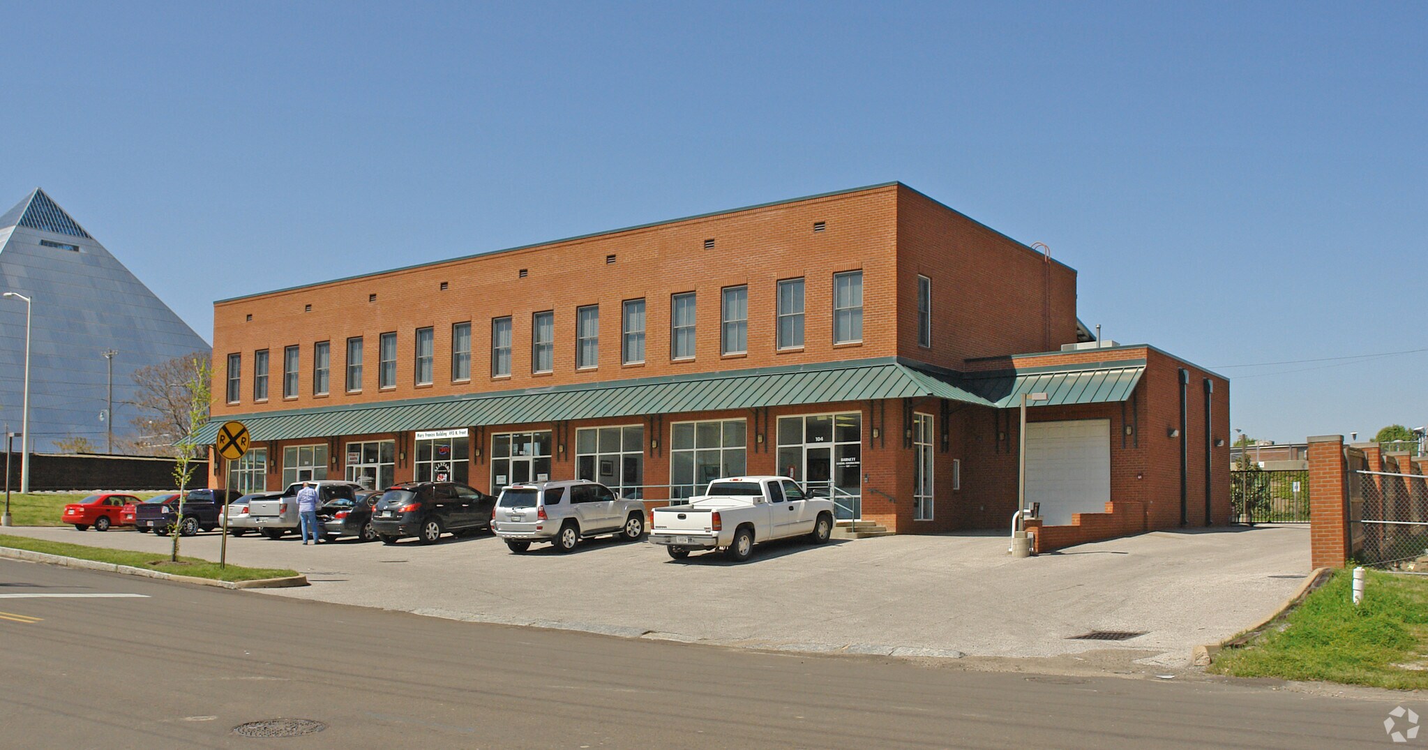 493 N Front St, Memphis, TN à louer Photo principale– Image 1 sur 25