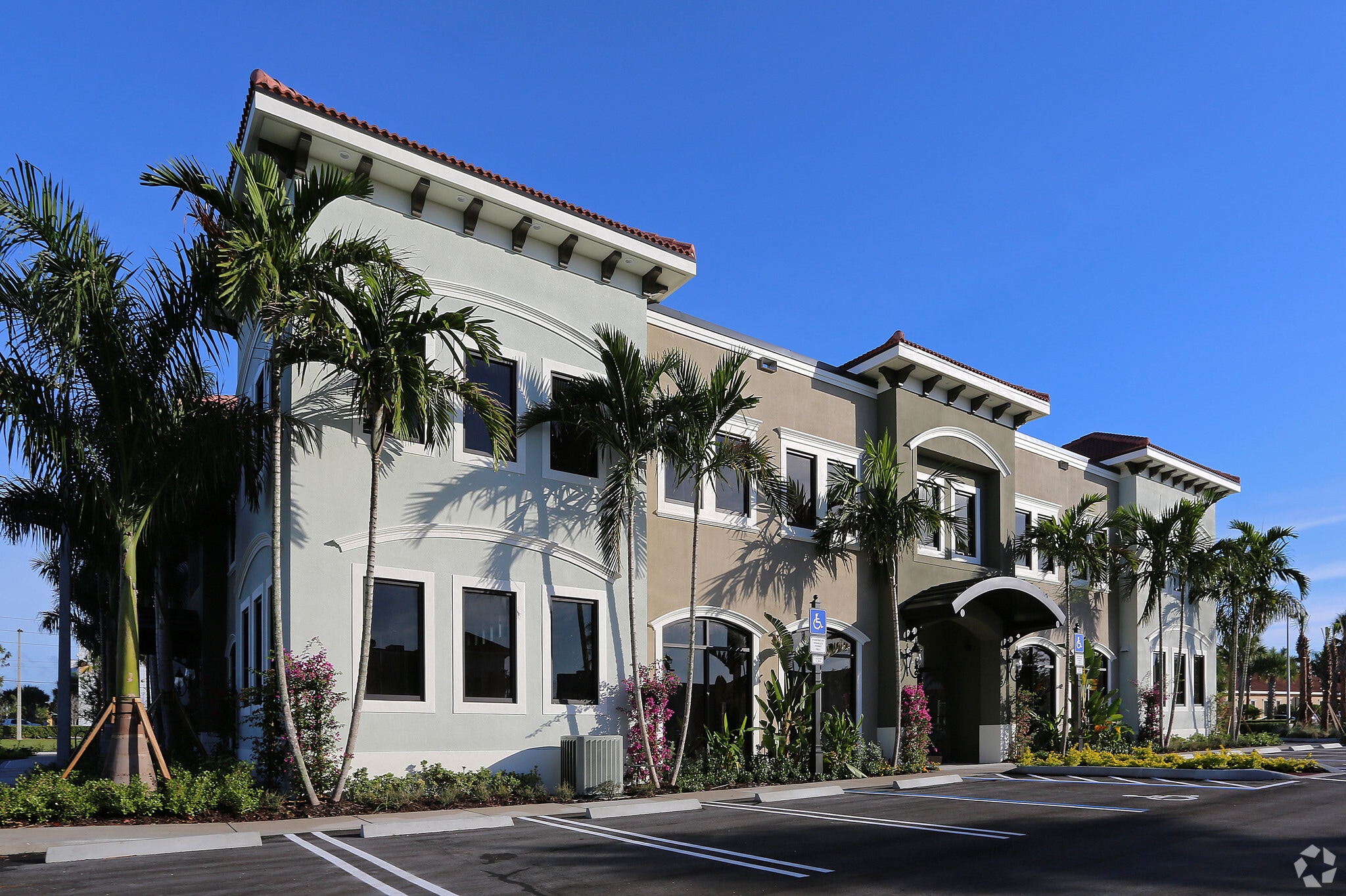 293 NW PeacockBlvd, Port Saint Lucie, FL à vendre Photo principale– Image 1 sur 5