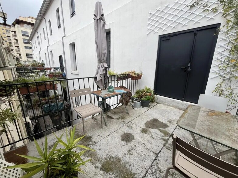 Bureau dans Marseille à louer - Photo de l’immeuble – Image 2 sur 12