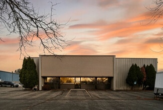 Plus de détails pour 808 Hicks Dr, Elburn, IL - Industriel/Logistique à vendre