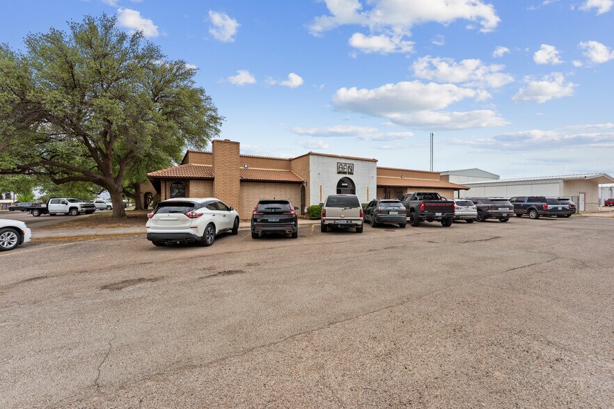 3205 Kermit Hwy, Odessa, TX à vendre - Photo de l’immeuble – Image 2 sur 18
