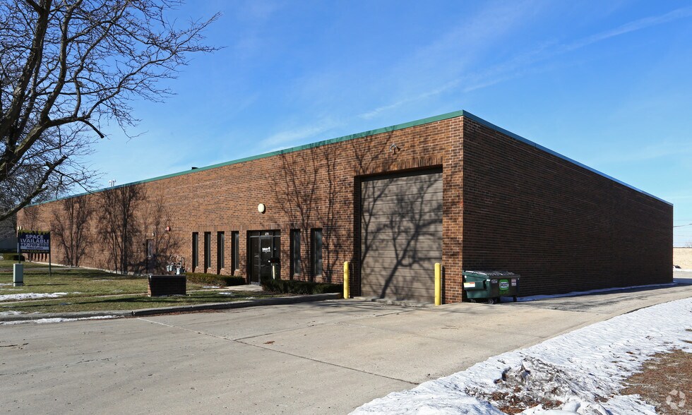 725 N Central Ave, Wood Dale, IL à louer - Photo principale – Image 1 sur 17