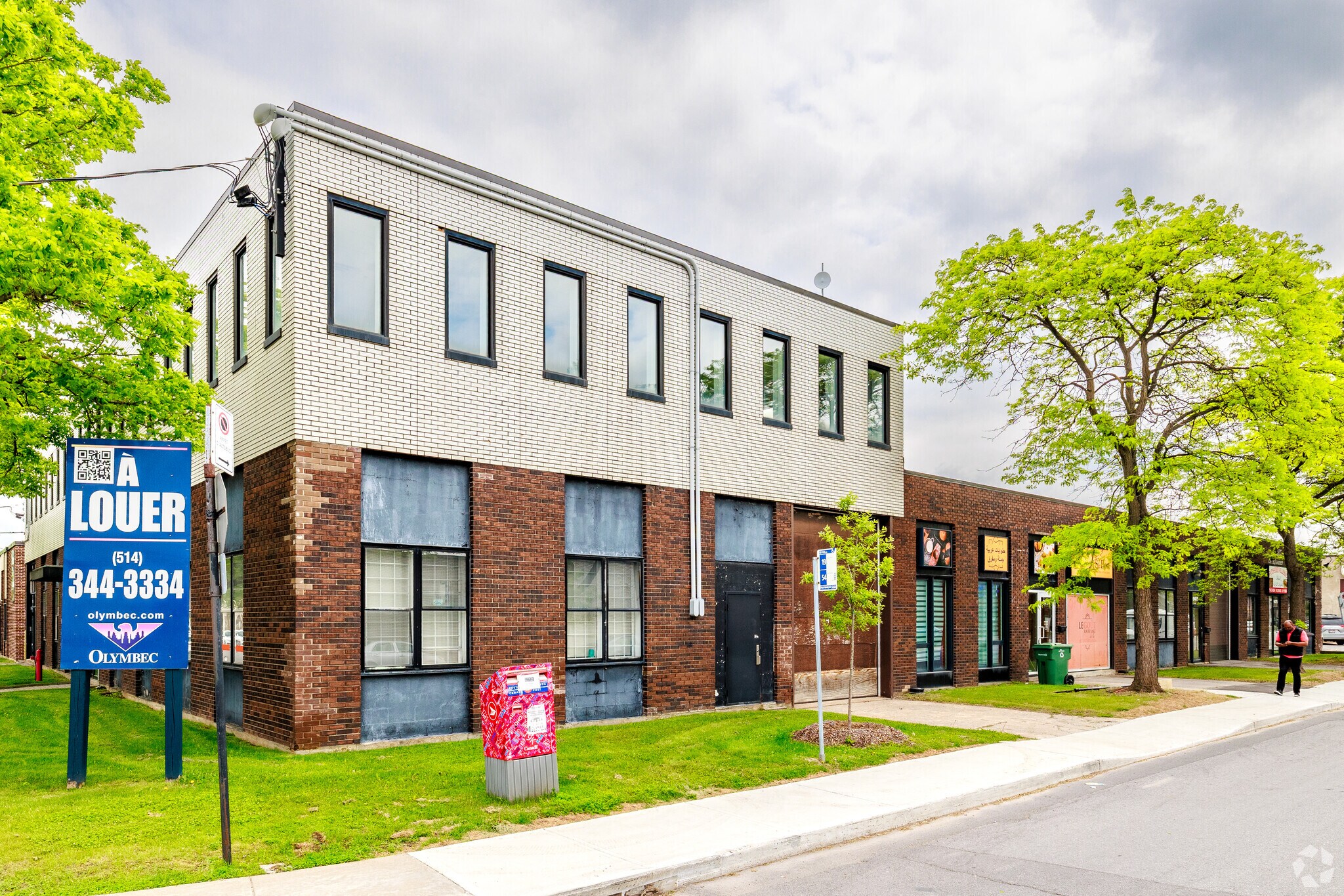 1550-1570 Rue de Louvain O, Montréal, QC à louer Photo de l’immeuble– Image 1 sur 4