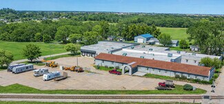 Plus de détails pour 1017 E 7th St N, Newton, IA - Local d’activités à vendre