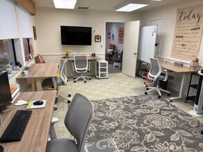 5051 Castello Dr, Naples, FL à louer Photo intérieure– Image 2 sur 5