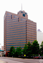 50 N Front St, Memphis, TN à louer Photo de l’immeuble– Image 2 sur 3