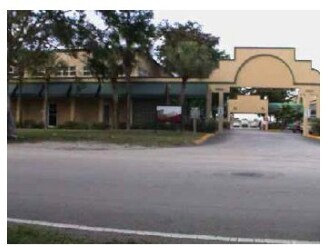 5881 NW 151st St, Miami Lakes, FL à louer Photo de l’immeuble– Image 1 sur 5