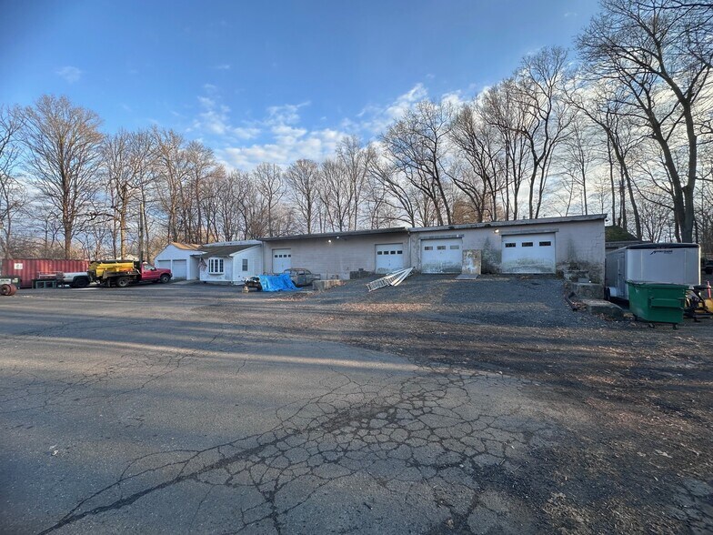 12 Highwood Ave, Southington, CT à louer - Photo de l’immeuble – Image 1 sur 2