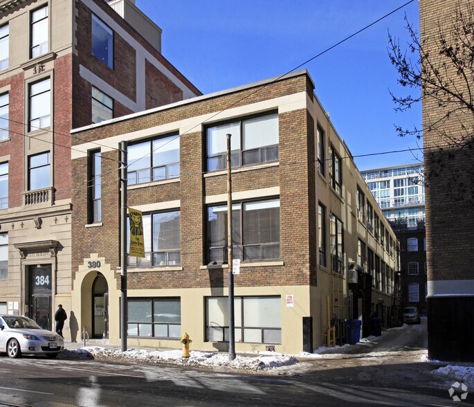 380 Adelaide St W, Toronto, ON à louer - Photo de l’immeuble – Image 3 sur 4