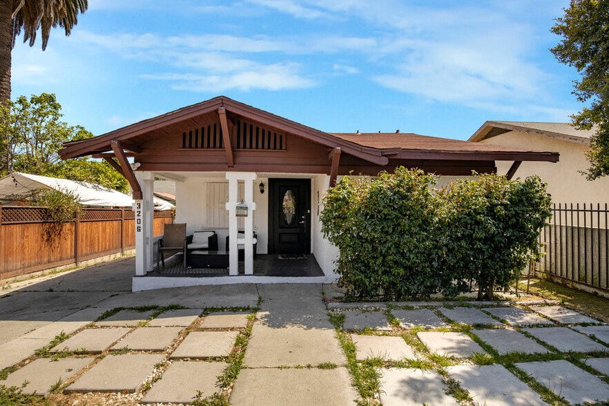 3206 W 27th St, Los Angeles, CA à vendre - Photo de l’immeuble – Image 2 sur 87