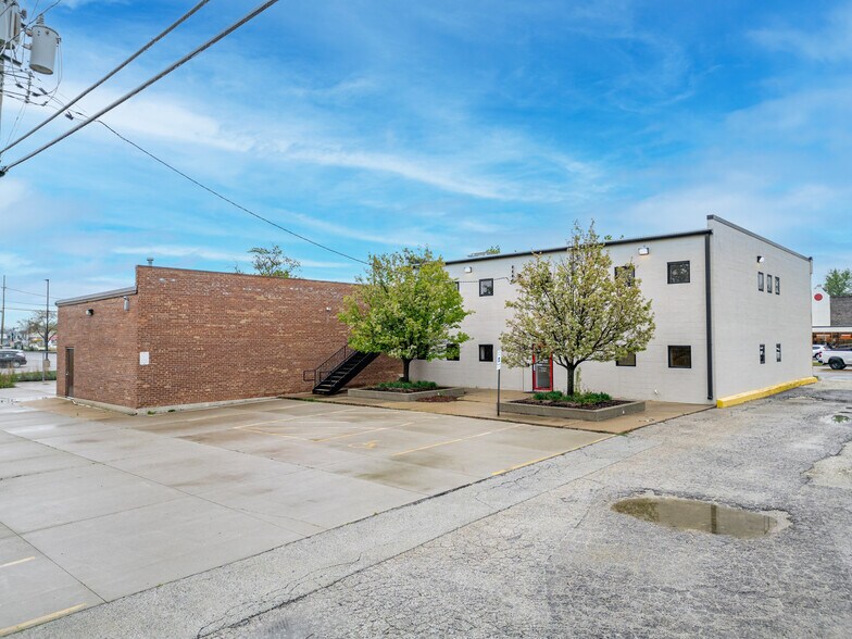 5430 Saint Charles Rd, Berkeley, IL à vendre - Photo de l’immeuble – Image 2 sur 33