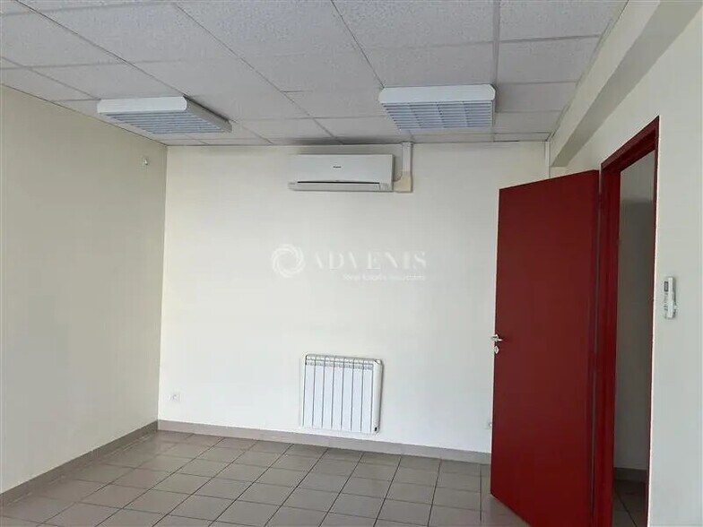 Bureau dans Vierzon à louer - Photo de l’immeuble – Image 3 sur 5