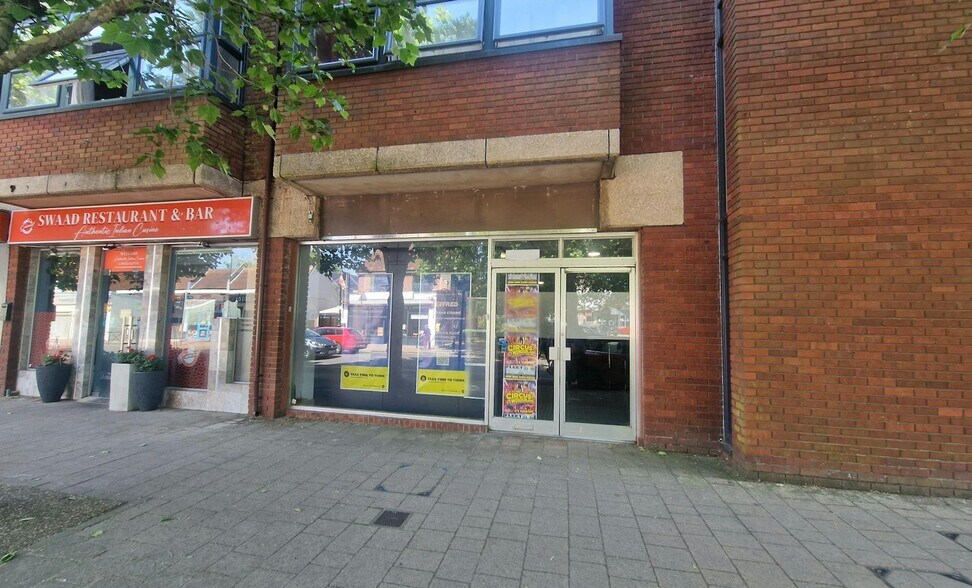 299-313 Fleet Rd, Fleet à louer - Photo de l’immeuble – Image 1 sur 3
