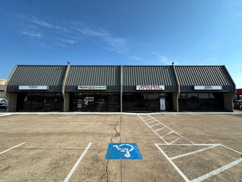 2604 W Marshall Dr, Grand Prairie, TX à louer - Photo de l’immeuble – Image 1 sur 5