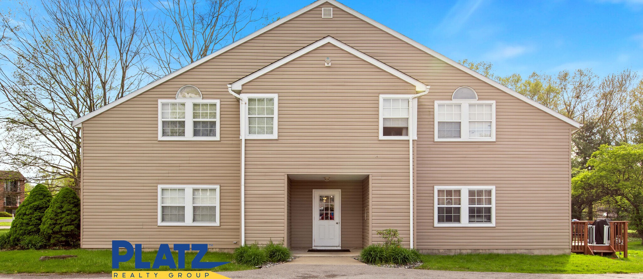 7430 Becky Ct, Youngstown, OH à vendre Photo principale– Image 1 sur 17