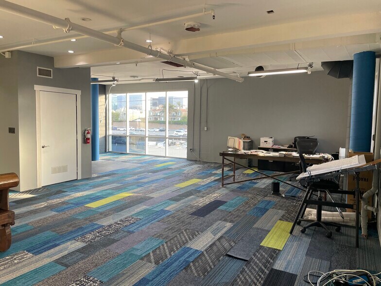 2000 Cotner Ave, Los Angeles, CA à louer - Photo de l’immeuble – Image 3 sur 7