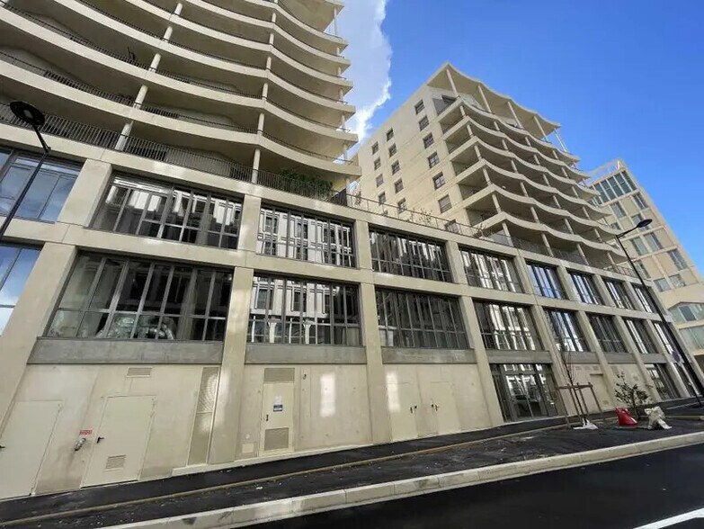 Bureau dans Bordeaux à vendre - Photo de l’immeuble – Image 2 sur 11