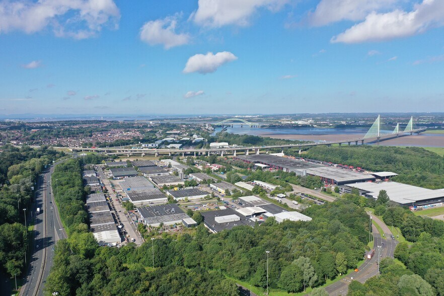 Arkwright Rd, Runcorn à louer - Photo de l’immeuble – Image 3 sur 8