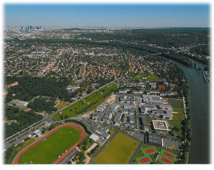 Bureau dans Croissy-sur-Seine à louer - Photo de l’immeuble – Image 1 sur 10