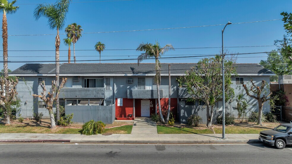 13825 Vanowen St, Van Nuys, CA à vendre - Photo de l’immeuble – Image 2 sur 36