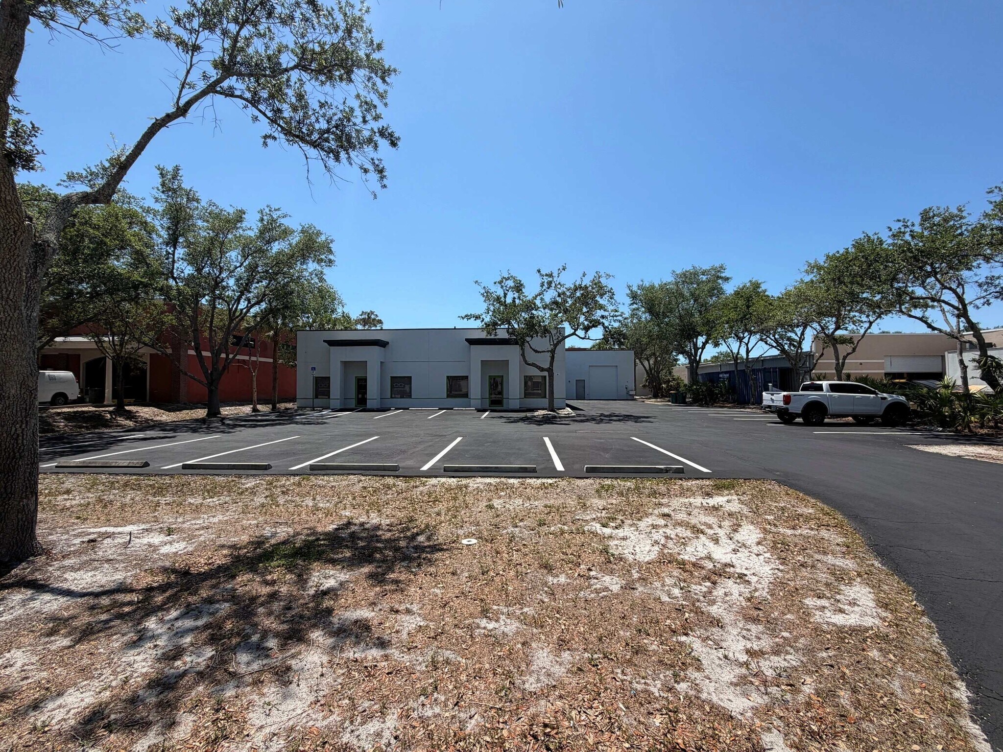 1502 Rail Head Blvd, Naples, FL à louer Photo principale– Image 1 sur 23